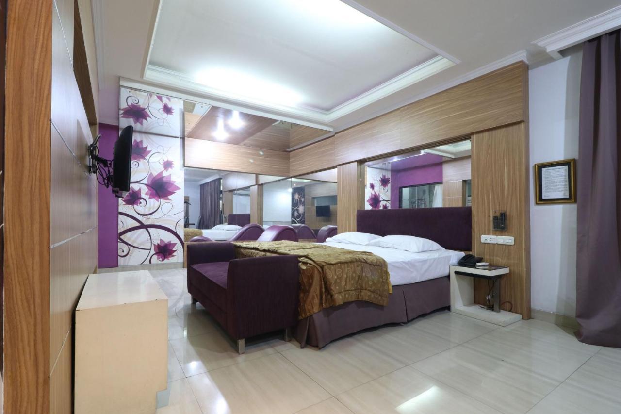 C'One Hotel Pulomas Yakarta Exterior foto